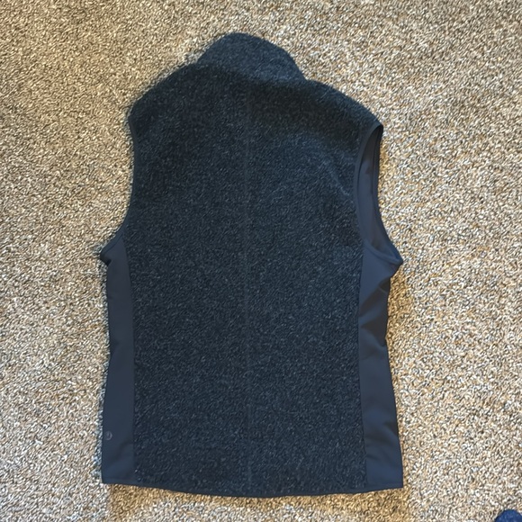 Lululemon Fleece Furry Vest Small - Picture 4 of 5